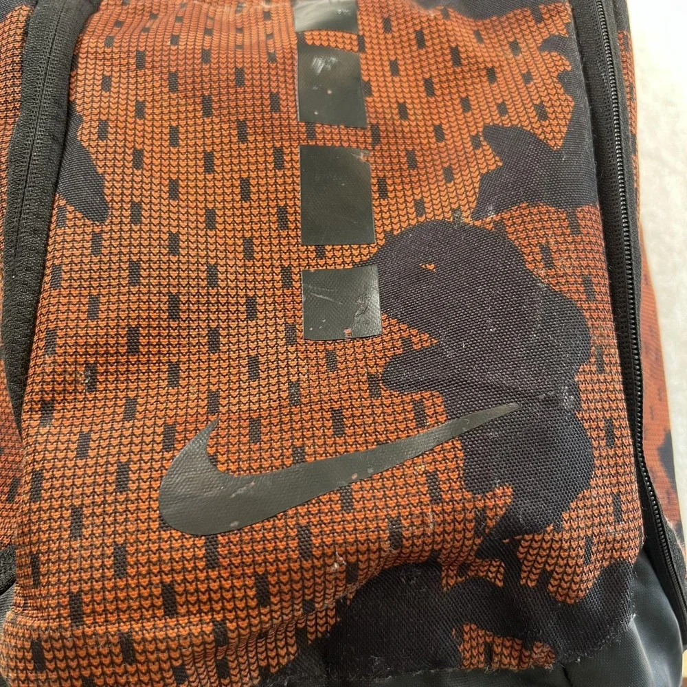 Nike orange camo